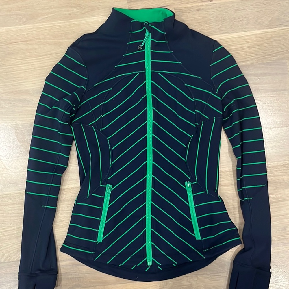 Lululemon women’s zipped jacket size 6
